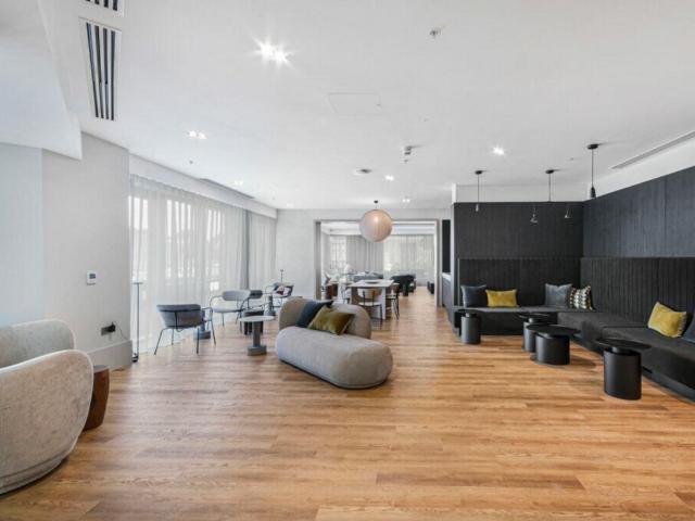 Flat for sale in London Borough of Hounslow, Strand