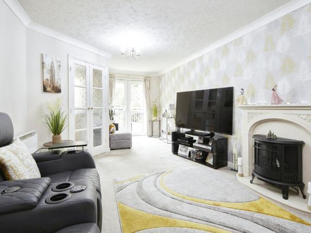 Flat for sale in Priestthorpe, Bradford