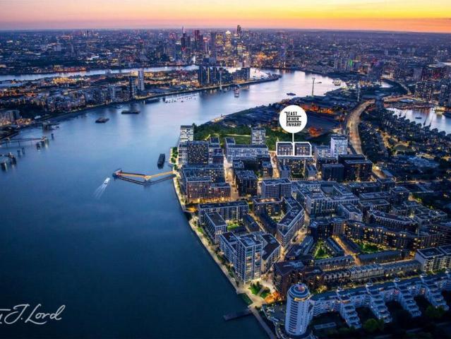 Flat for sale in Silvertown, Greater London