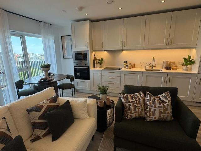 Flat for sale in Greater London