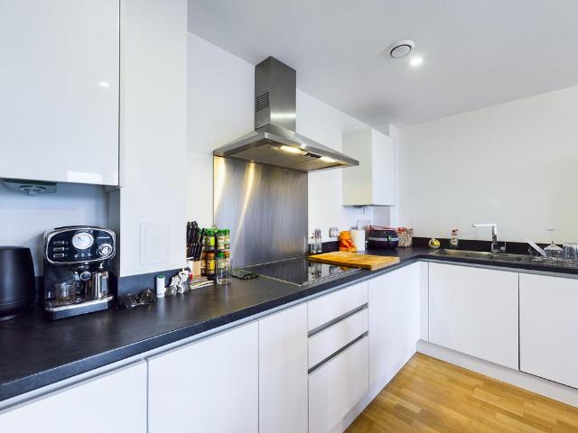 Flat for sale in London Borough of Lewisham, Deptford