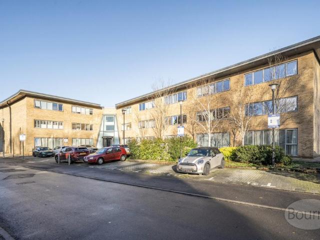 Flat for sale in Guildford Park, Westborough