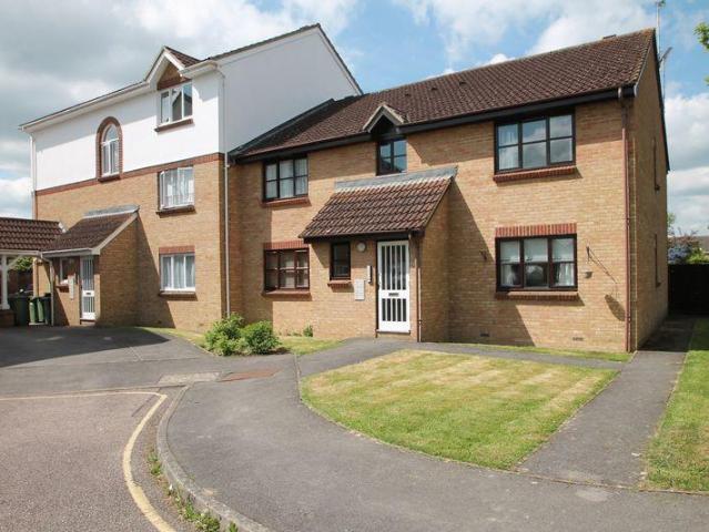 Flat for sale in Sandown Park, Kent
