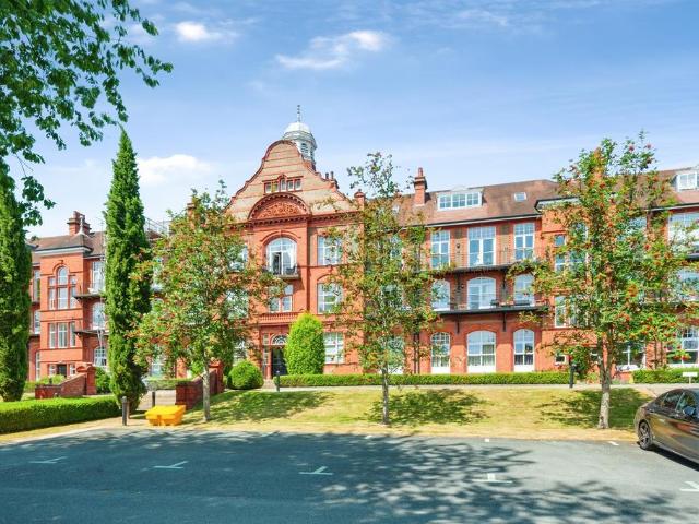 Flat for sale in Manley, Cheshire