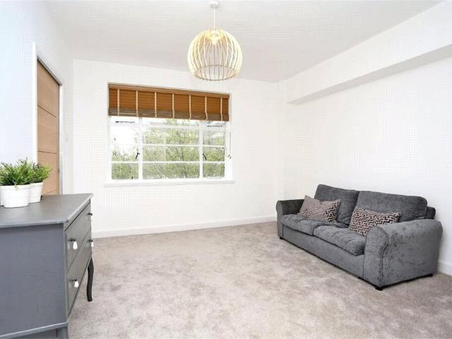 Flat for sale in Hammersmith, Greater London