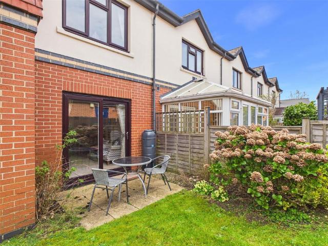 Flat for sale in Gloucester, Gloucestershire