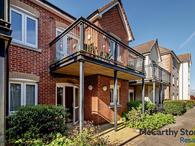 Flat for sale in Yate, South Gloucestershire