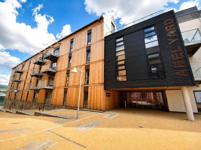 Flat for sale in Wapping Wharf, Bristol