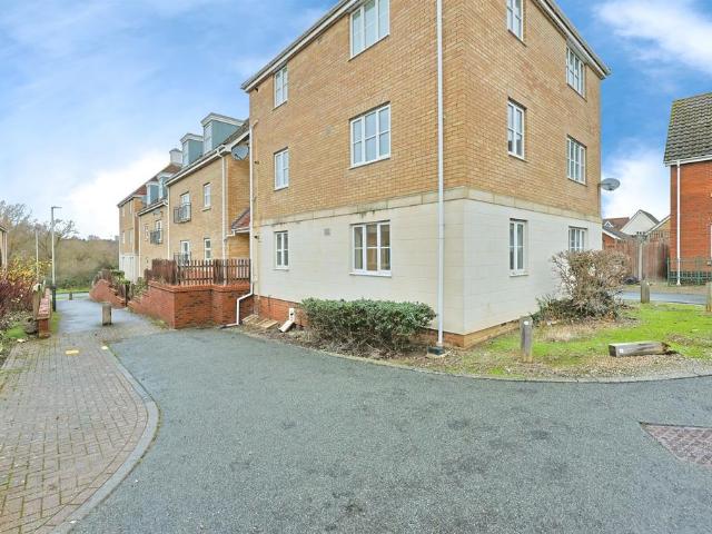 Flat for sale in East Bank, Norfolk