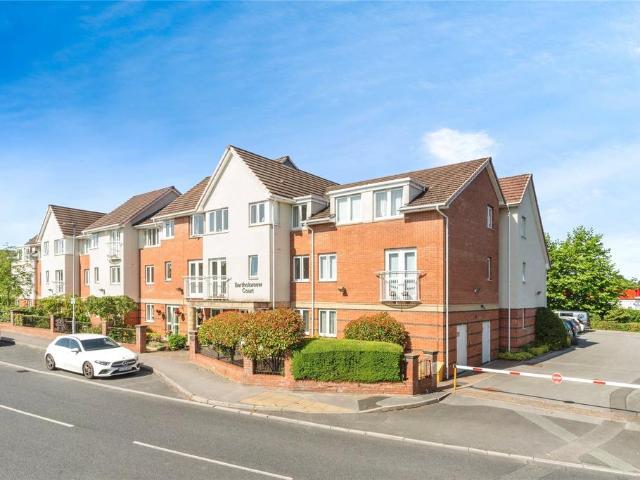 Flat for sale in Grappenhall, Warrington