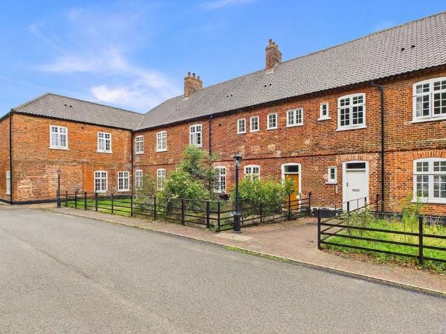 Flat for sale in Raveningham, Burgh St Peter