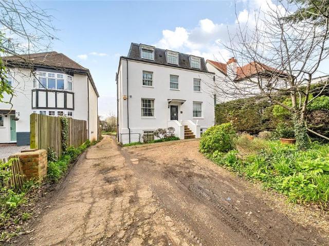 Flat for sale in London Borough of Croydon, South Norwood