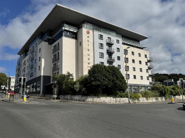 Flat for sale in Mount Wise