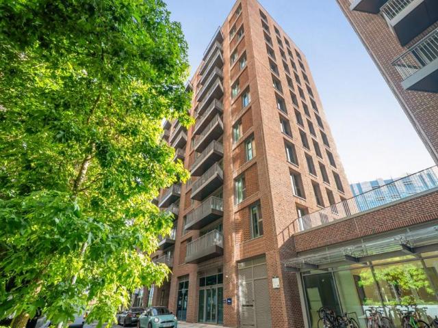 Flat for sale in Nine Elms, Greater London