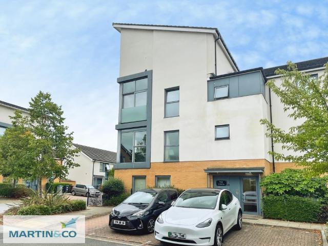 Flat for sale in Whitley, Reading