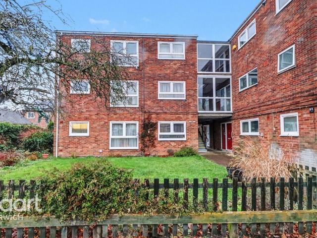 Flat for sale in Heigham Grove, East Bank