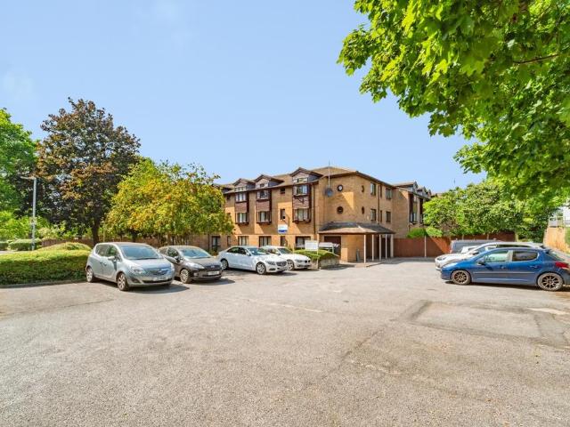 Flat for sale in London Borough of Hillingdon, Greater London