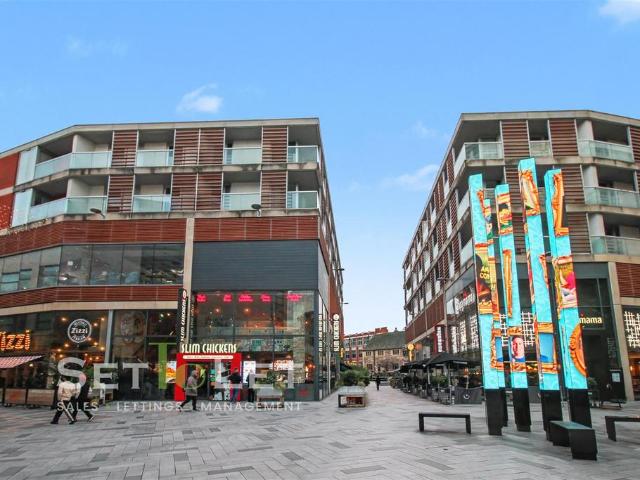 Flat for sale in Black Friars, Old Wharf