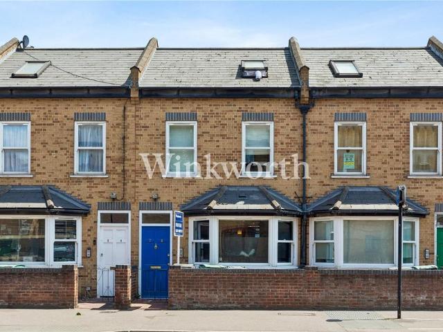 Flat for sale in Tottenham Hale, Greater London