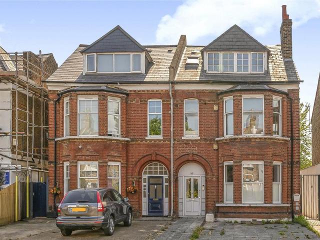 Flat for sale in East Dulwich, Greater London