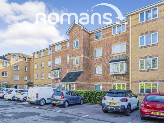 Flat for sale in Aldershot, Hampshire