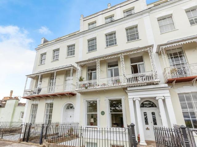 Flat for sale in Hotwells, Feckenham