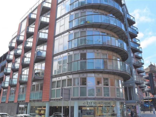 Flat for sale in West Yorkshire