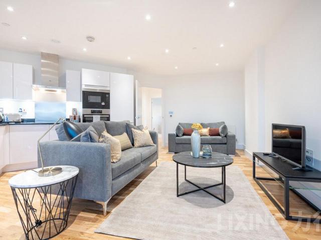 Flat for sale in Blackwall, Greater London