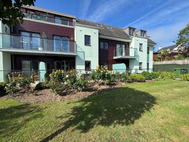 Flat for sale in Chalfont St. Peter, Denham