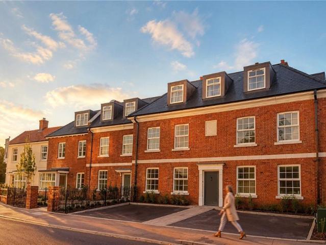 Flat for sale in Moulsham Green, Hart