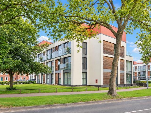 Flat for sale in Colchester, Essex