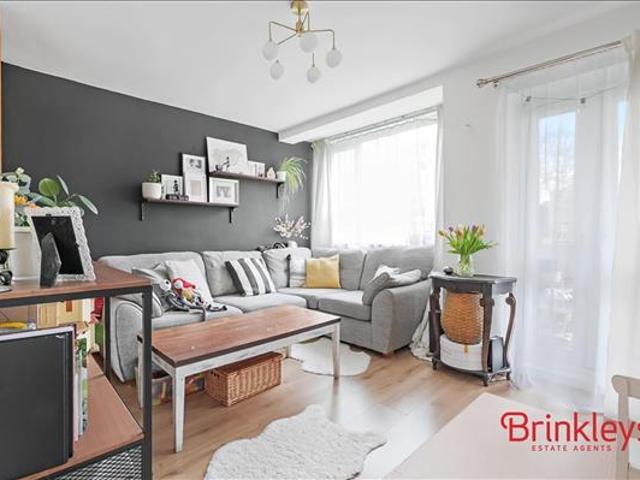 Flat for sale in Putney, Greater London