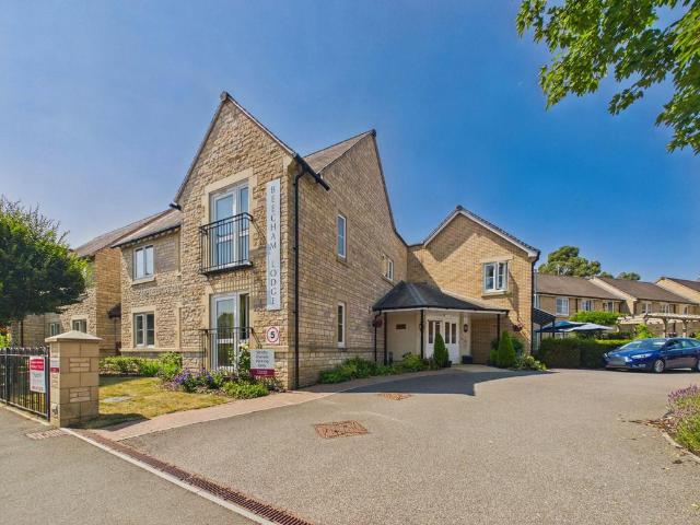 Flat for sale in Chesterton, Fossebridge