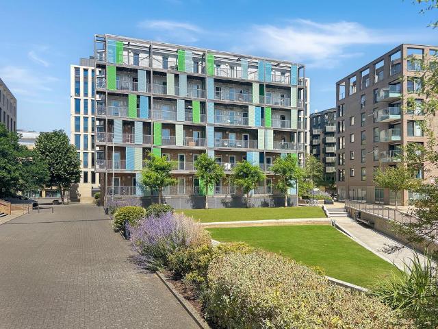 Flat for sale in Arbury, Cambridgeshire