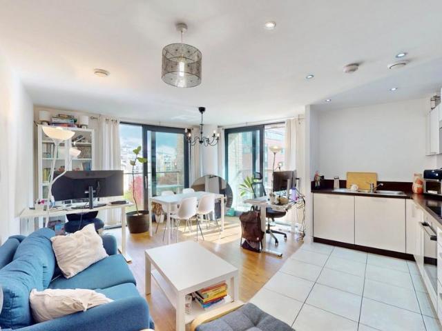 Flat for sale in Rotherhithe, Isle Of Man