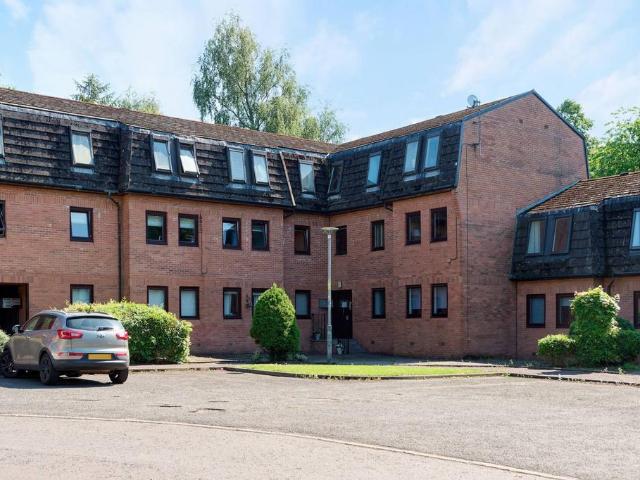 Flat for sale in Moodiesburn, Scotland