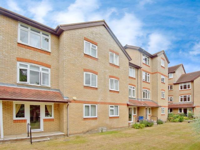 Flat for sale in Hythe, Fordham Heath