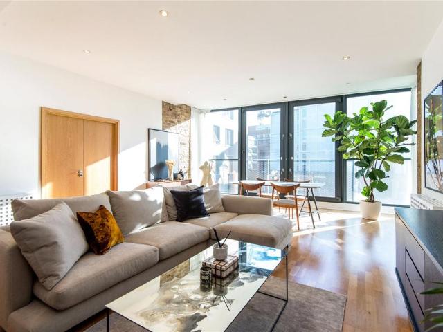 Flat for sale in Shoreditch, Greater London