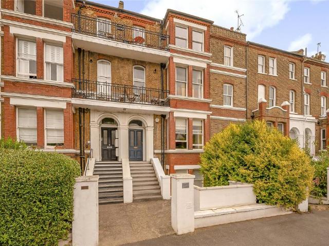 Flat for sale in West Norwood, Greater London