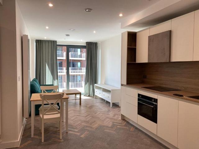 Flat for sale in Bromley-by-Bow, Poplar Grove