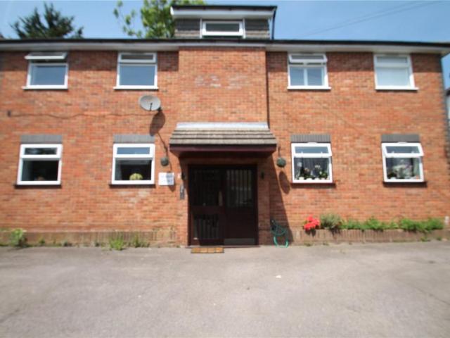 Flat for sale in High Barnet, Greater London