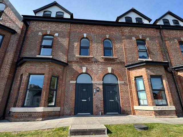 Flat for sale in Higher Broughton, Salford
