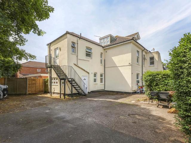 Flat for sale in Boscombe, Bournemouth