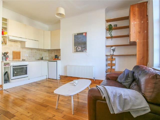Flat for sale in Stokes Croft, Feckenham