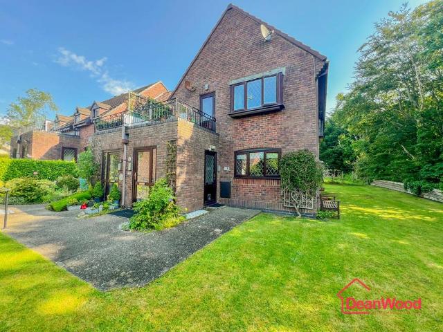 Flat for sale in Great Crosby, Sefton