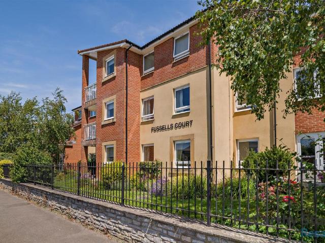 Flat for sale in Worle, Weston-super-mare