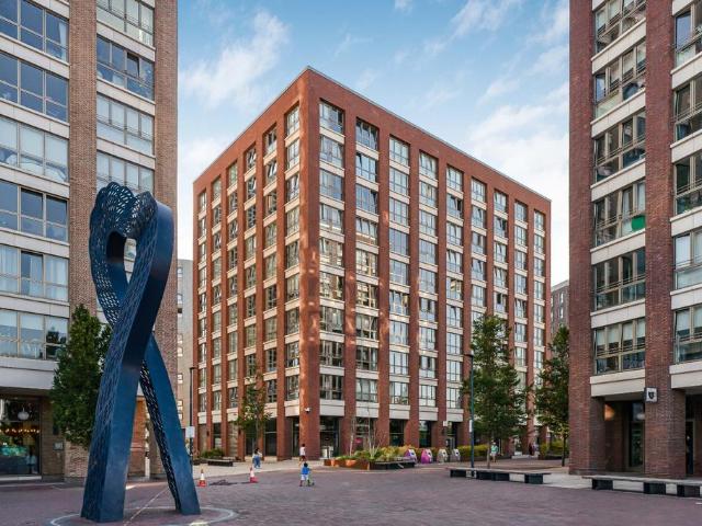 Flat for sale in Blackwall, Greater London