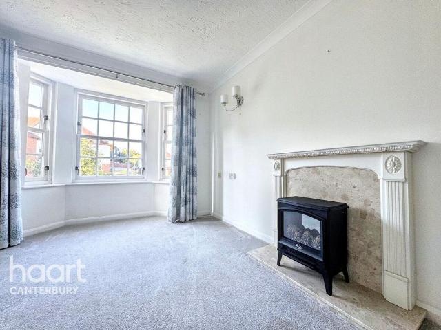 Flat for sale in The King's Mile, The Bridge
