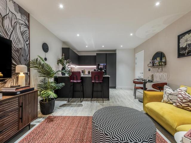 Flat for sale in Dagenham, Greater London