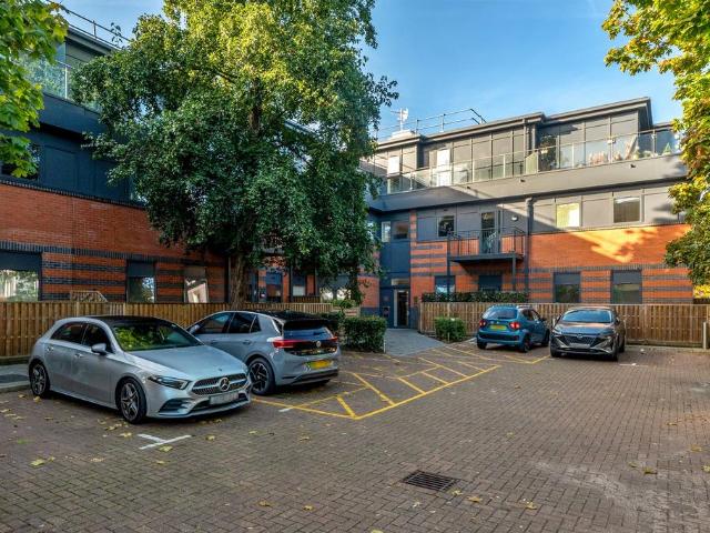 Flat for sale in North Town, Maidenhead